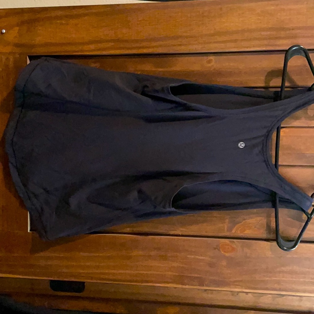 Lululemon black tank